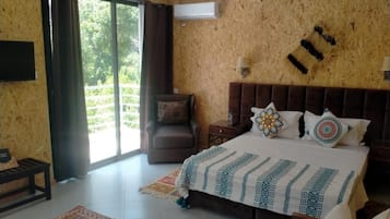 Chambre Double, balcon, vue fleuve | Coffres-forts dans les chambres, Wi-Fi gratuit