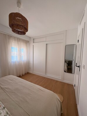 Bügeleisen/Bügelbrett, Internetzugang, Bettwäsche