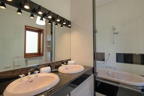 Villa, Balcony, City View | Bathroom - Villa Contessa (Barano d'Ischia)
