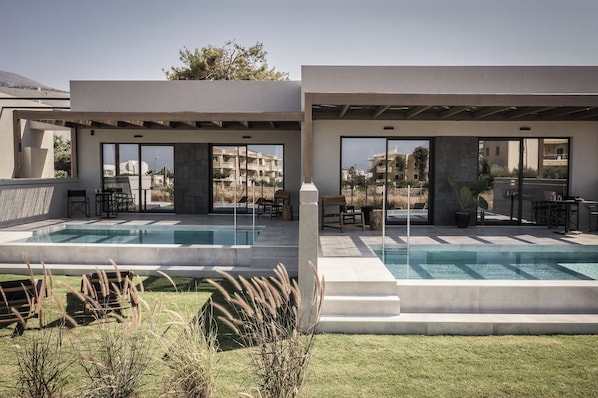 Terrace/patio - Aku Suites with private pools (Malia)