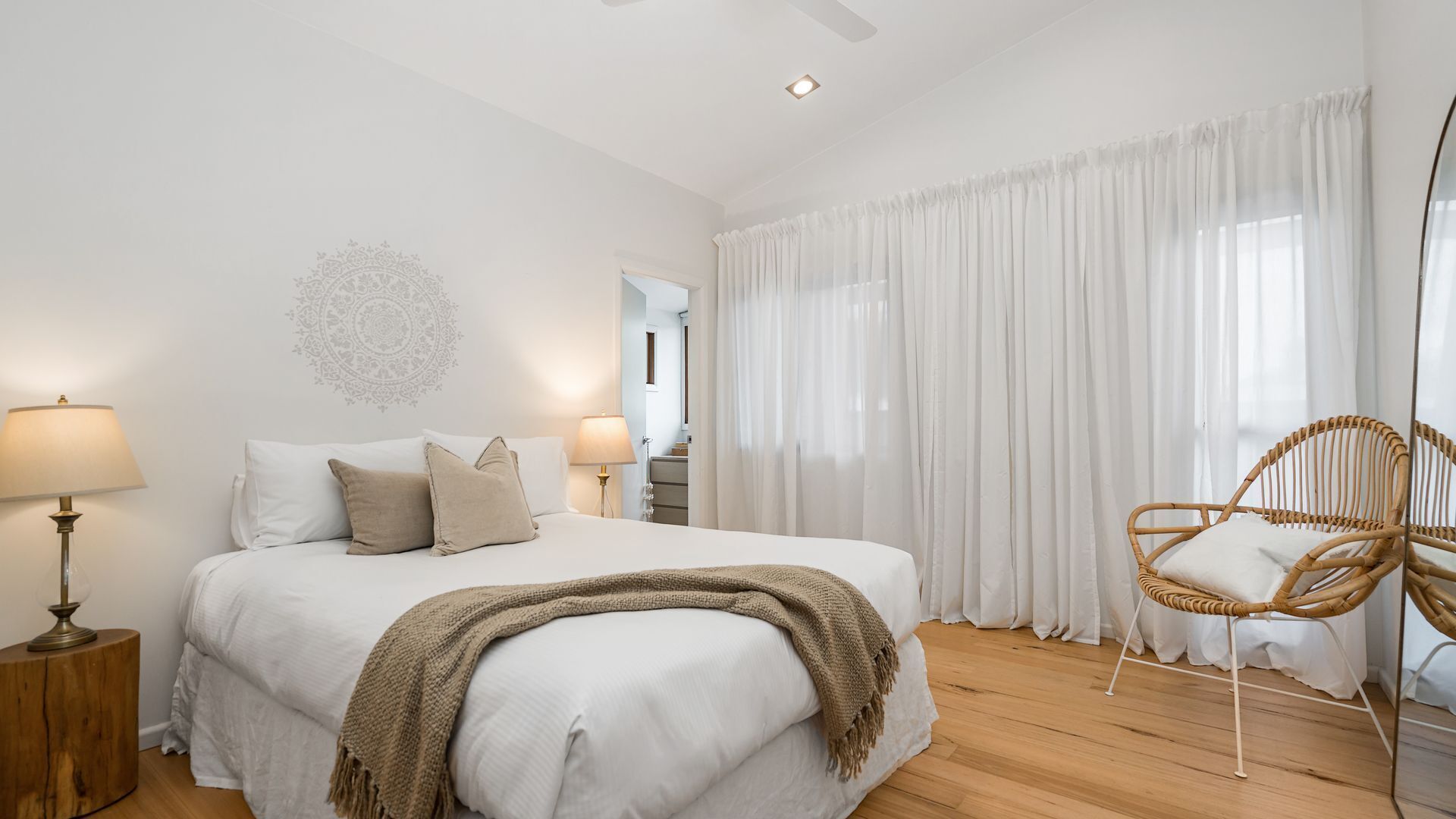 2 chambres, fer et planche à repasser, Wi-Fi gratuit, draps fournis