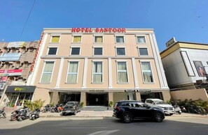 Exterior - Premium Hotel S-A-N-T-O-O-R Varanasi  (Varanasi)