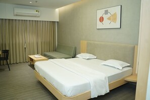 Deluxe Room | Free WiFi - Hotel Bajaj Residency (Nanded)