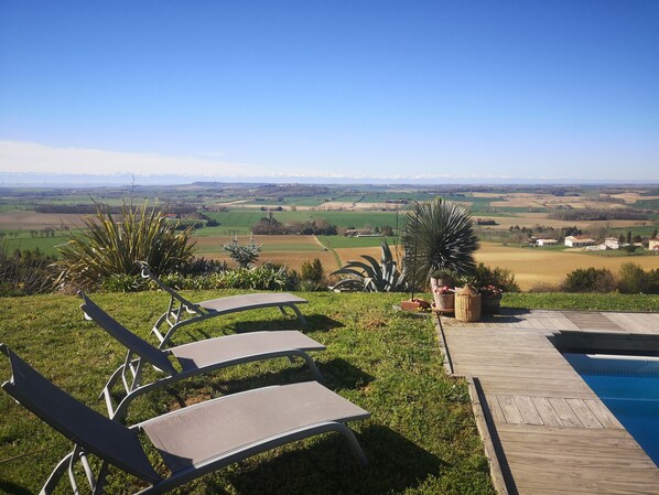 Outdoor pool - House with infinity pool and exceptional view of the Lauragais region (Puéchoursi)