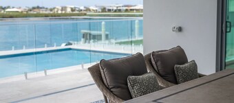 Waterfront. Pool. Boat. Pet-friendly. It doesn’t get better than this.