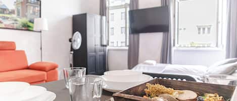 Departamento básico | Tabla de planchar con plancha y wifi gratis