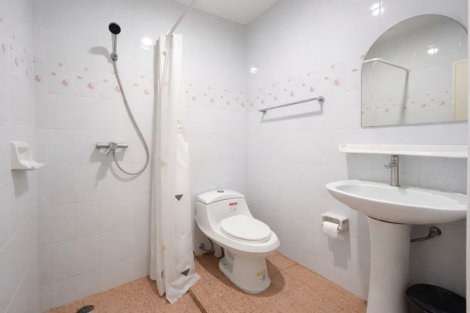 Toallas, jabón, papel de baño 