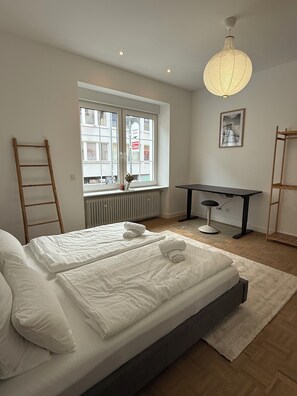 1 habitación, tabla de planchar con plancha, wifi y ropa de cama 
