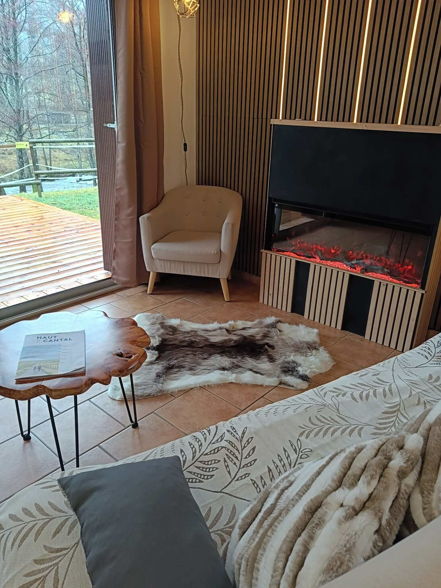 3 slaapkamers, een strijkplank/strijkijzer, wifi