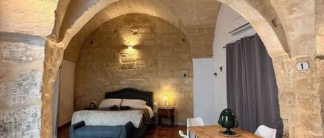 Comfort Studio Suite | Egyptian cotton sheets, premium bedding, down duvets