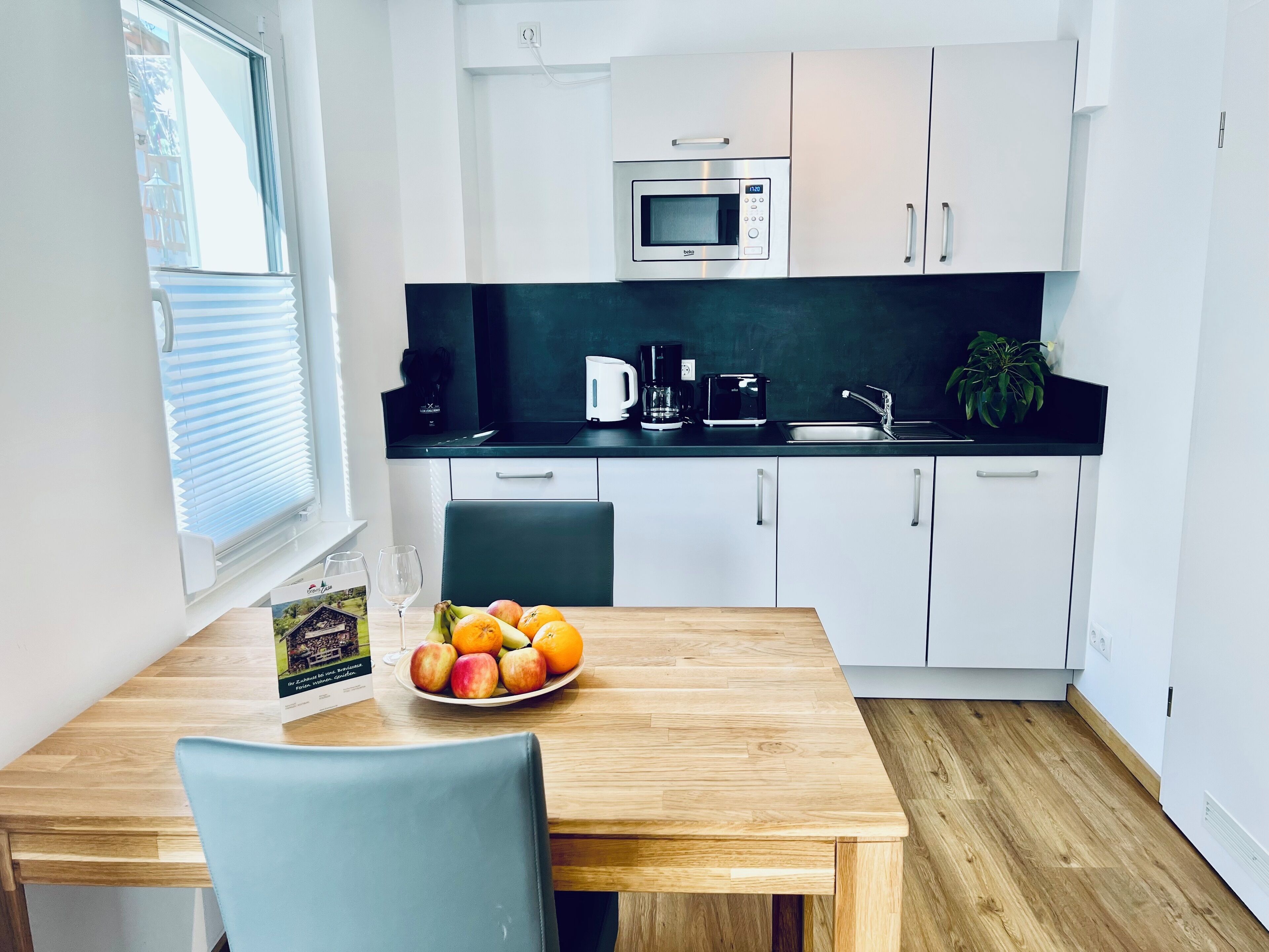 Appartement, vue ville | Cuisine privée | Réfrigérateur, micro-ondes, four, plaque de cuisson