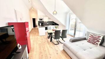 Apartment S8 Michaela, 1 Schlafzimmer | Wohnbereich | Flachbildfernseher