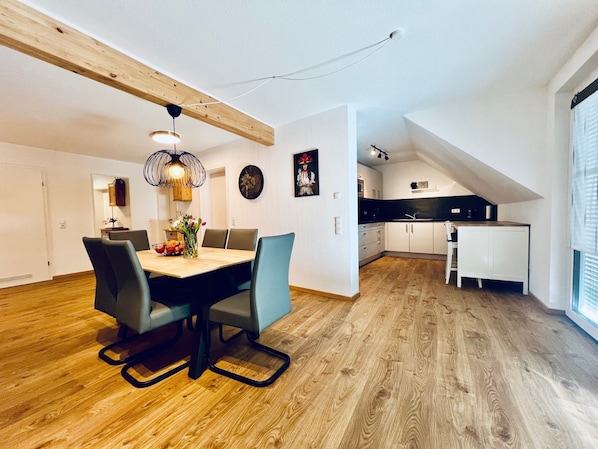 Appart'hôtel Confort, balcon, vue ville | Restauration