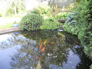 Property grounds - Bed and Breakfast 'Chambre Tilleul' with Shared Garden and Air Conditioning (Saint-Denis lès Martel)