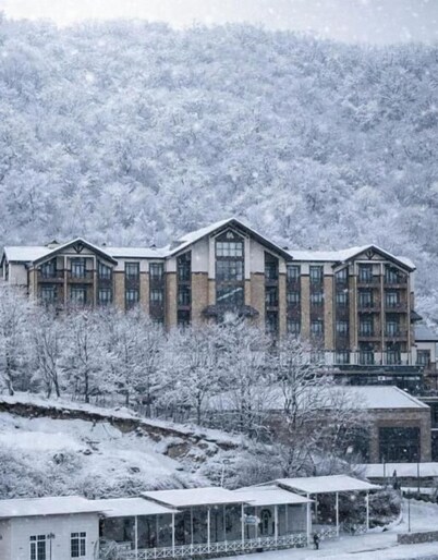 Macara Lake Park Hotel