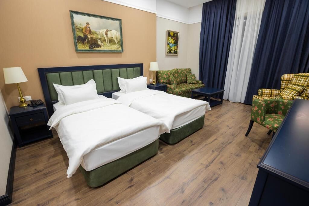 Twin Room, Lake View | In-room safe, soundproofing, travel crib, free WiFi