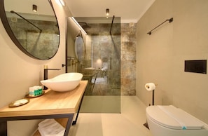 Deluxe Double Room, Sea View | Bathroom | Slippers