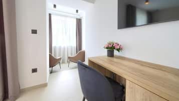 Deluxe Double Room, Sea View | Interior