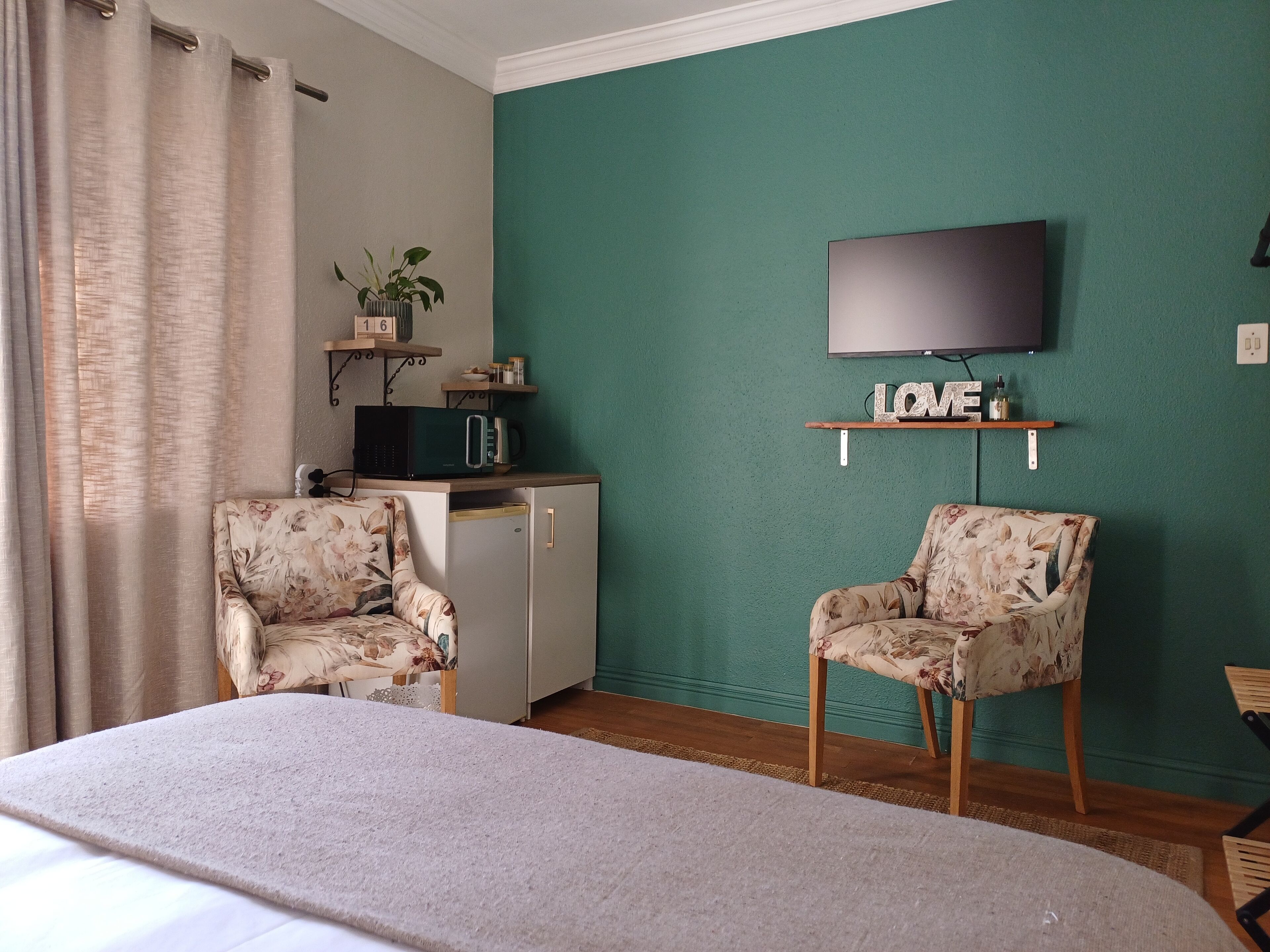 1 quarto, acesso à internet, roupa de cama