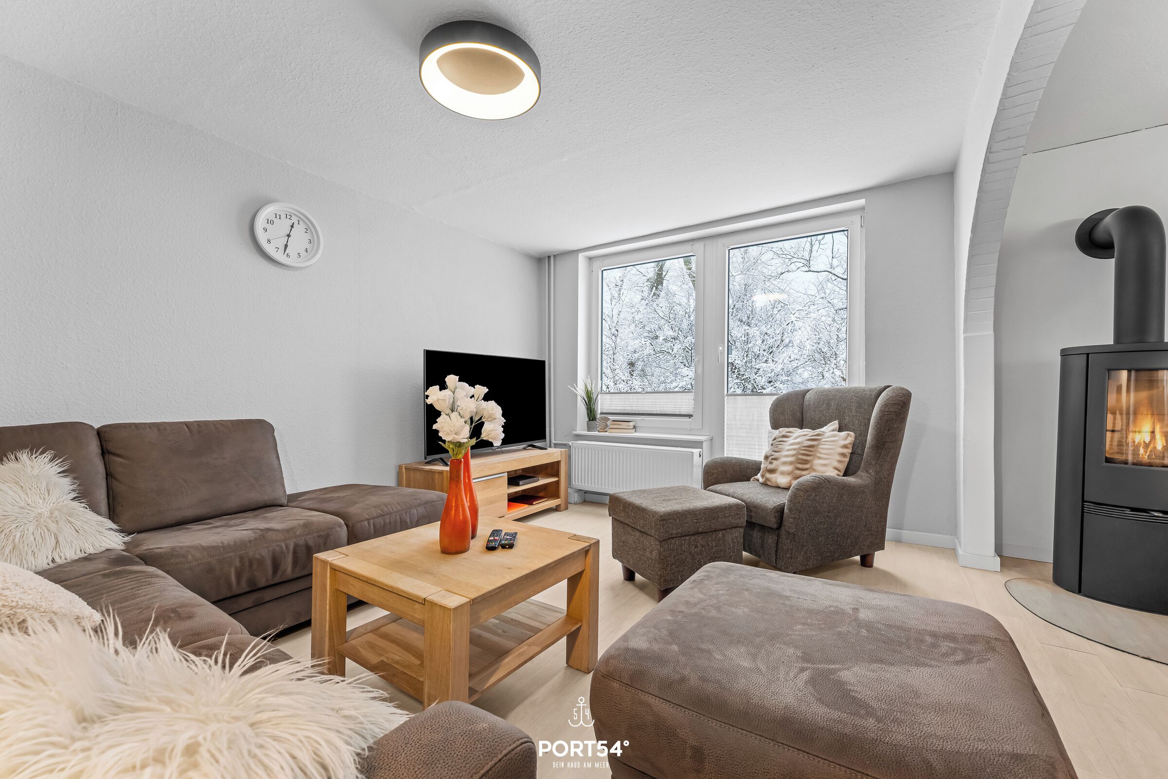 TV, fireplace, stereo