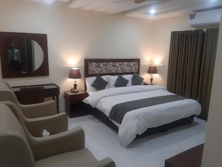 Standard Deluxe Rooms. Executive Lodges Bahawalpur