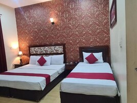 Deluxe Twin Rooms | Escritorio, espacio para trabajar con un portátil, wifi gratis