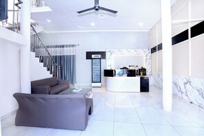 Lobby - Hotel S2 Residency (Chandigarh)