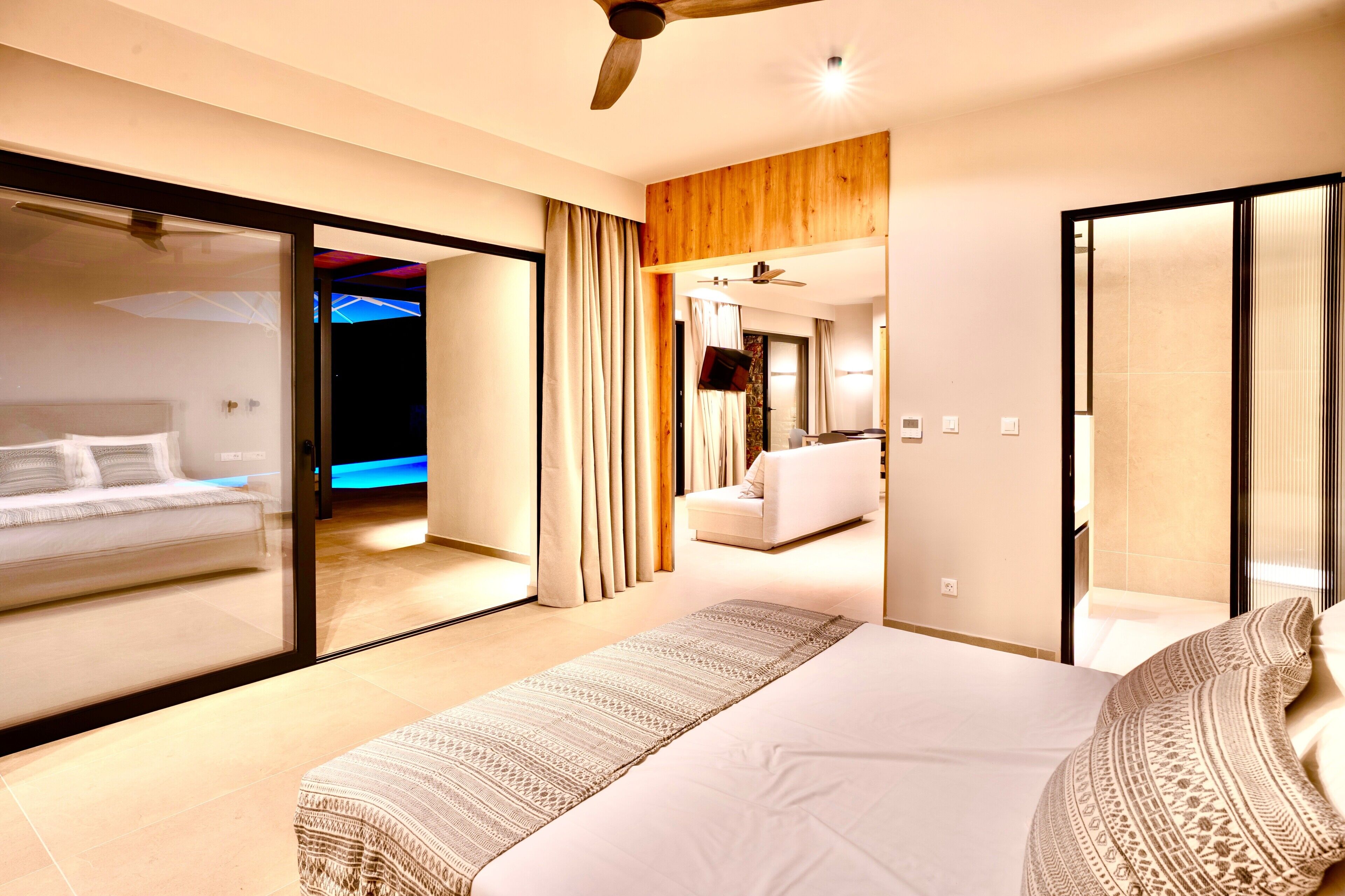1 habitación, tabla de planchar con plancha, wifi y ropa de cama 