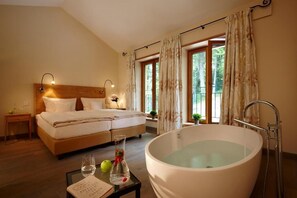 Double Room, Garden View | Laptop workspace, iron/ironing board, free WiFi, wheelchair access - LA VILLA am Starnberger See (Poecking)