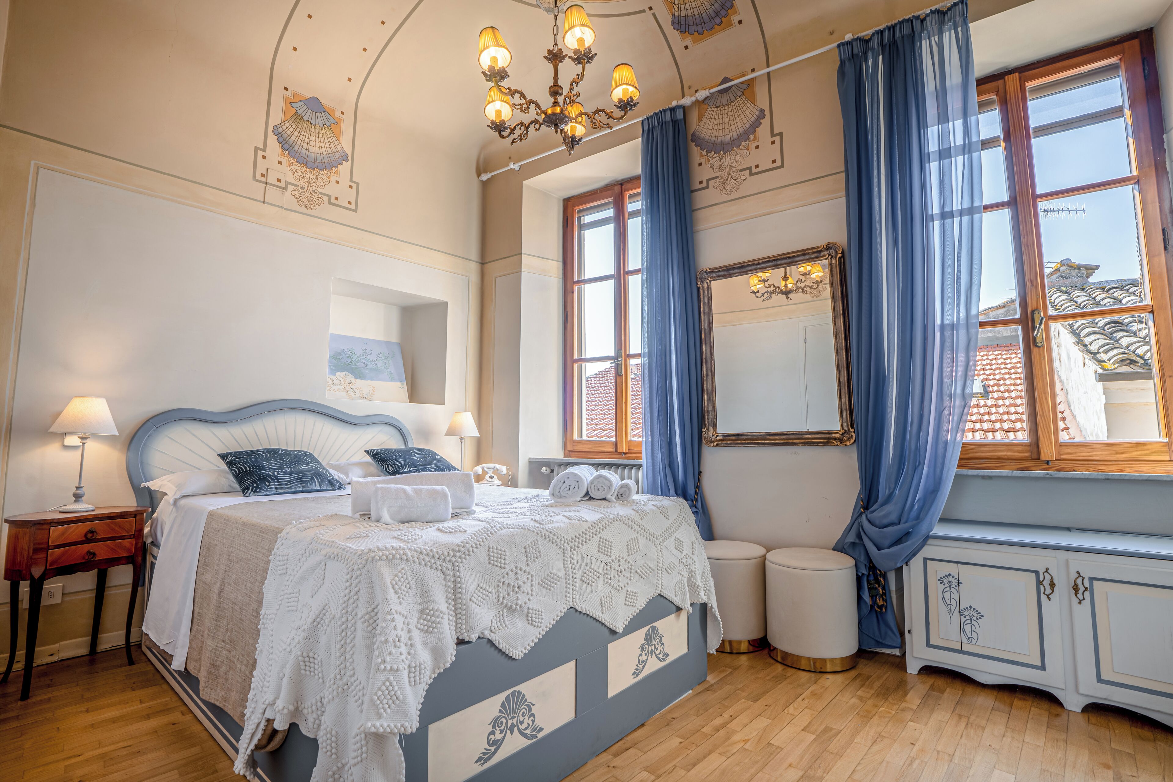 Classic Double Room | In-room safe, desk, free WiFi