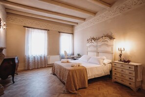 Deluxe Double Room | In-room safe, desk, free WiFi - Hotel Oviv Dimora del borgo (Acquaviva Picena)