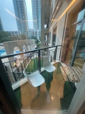Property grounds. Elegant 1BR Apartment in The Greens | Calm - Premium - 4 Guests