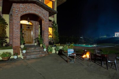 Alaya Stays Anantara 3 BHK Farmhouse 