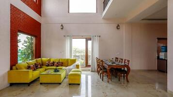 Standard-Villa, Balkon, Gartenblick | Innenbereich
