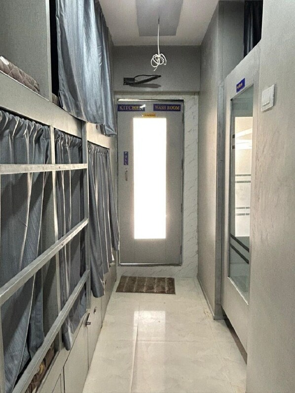 ベーシック 共同ドミトリー | 内装