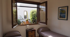 Fer et planche Ă repasser, Wi-Fi, draps fournis