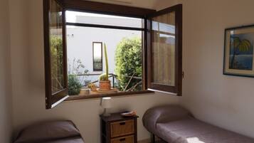 Bügeleisen/Bügelbrett, WLAN, Bettwäsche