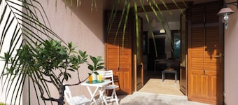 Villetta Vittoria with Sea View, Wi-Fi and Air Conditioning