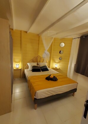 2 bedrooms, iron/ironing board, WiFi, bed sheets