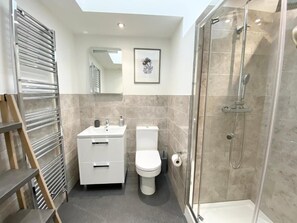 Hair dryer, towels, soap, toilet paper - The Old Bakery, Golden Triangle, Norwich.
Great Location (Norwich)