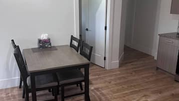 Chambre, 2 chambres | Salle Ă manger