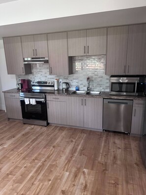 Room, 2 Bedrooms | Interior