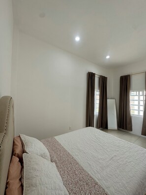 Iron/ironing board, WiFi, bed sheets - Perfect 7-bedroom house with stunning sunsets (Rosarito)