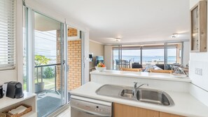 Interior - The Crest 6, 6-8 Tomaree Rd - Bay Views, Coastal Escape, 100 metres to Shoal Bay Beach (Shoal Bay)