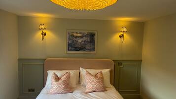 4 bedrooms, free WiFi, bed sheets