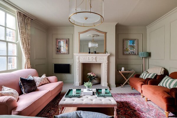 Luxury Georgian Townhouse / Sleeps 10 / Parking - Chester