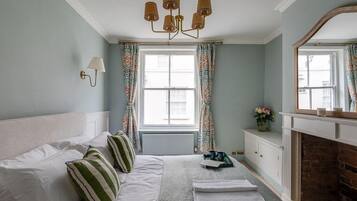 4 bedrooms, free WiFi, bed sheets