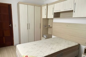 3 多间卧室、熨斗/熨衣板、WiFi、床单