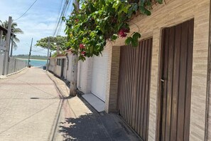Exterior detail - HOUSE IN PARATI - UBU | ON THE BEACH (Anchieta)