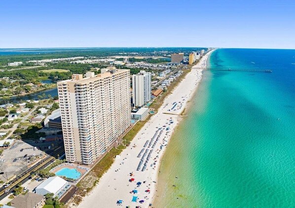 On the beach - Emerald Escape 2007–Gulf Front–Sleeps 6 (Panama City Beach)